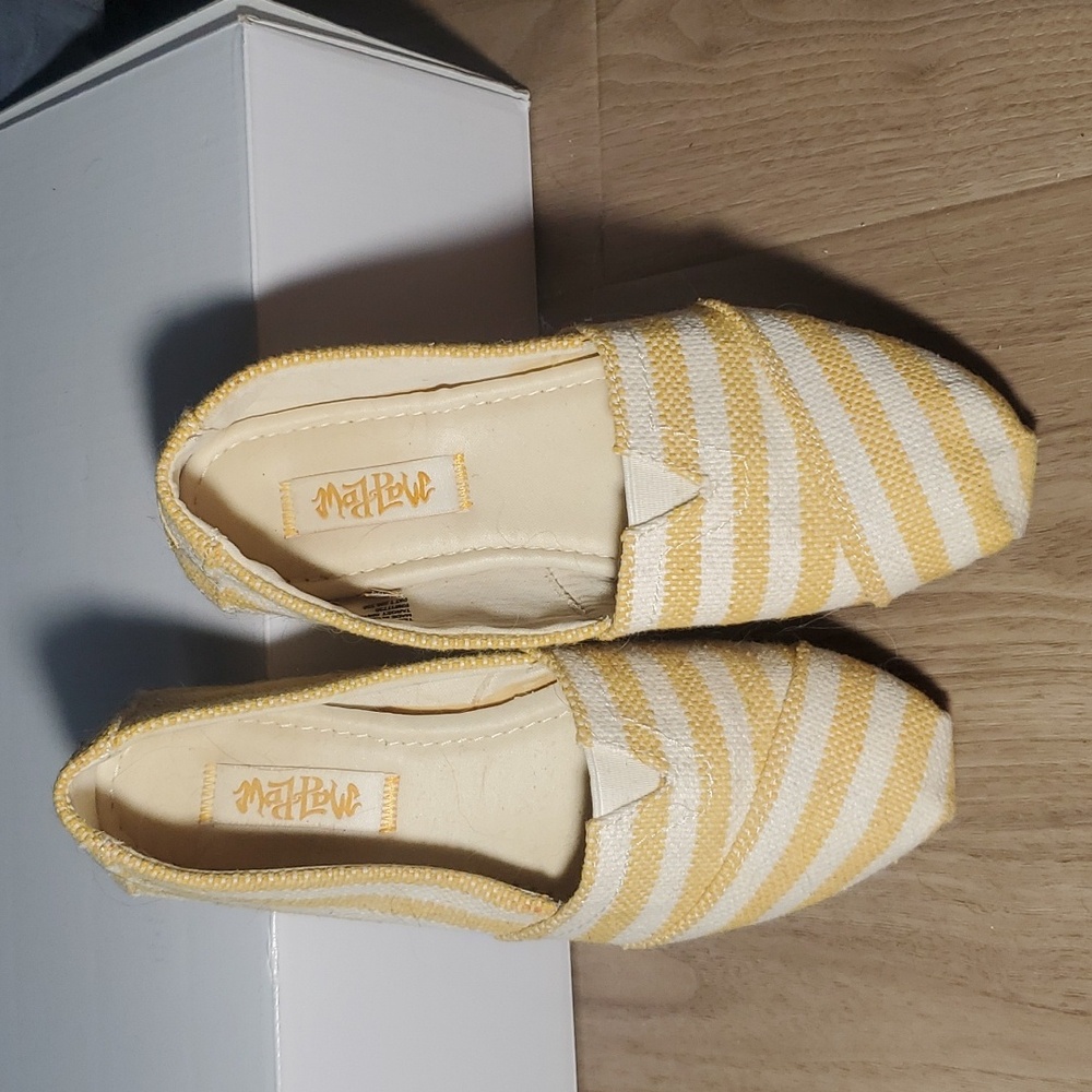 Yellow fabric slip-on shoes